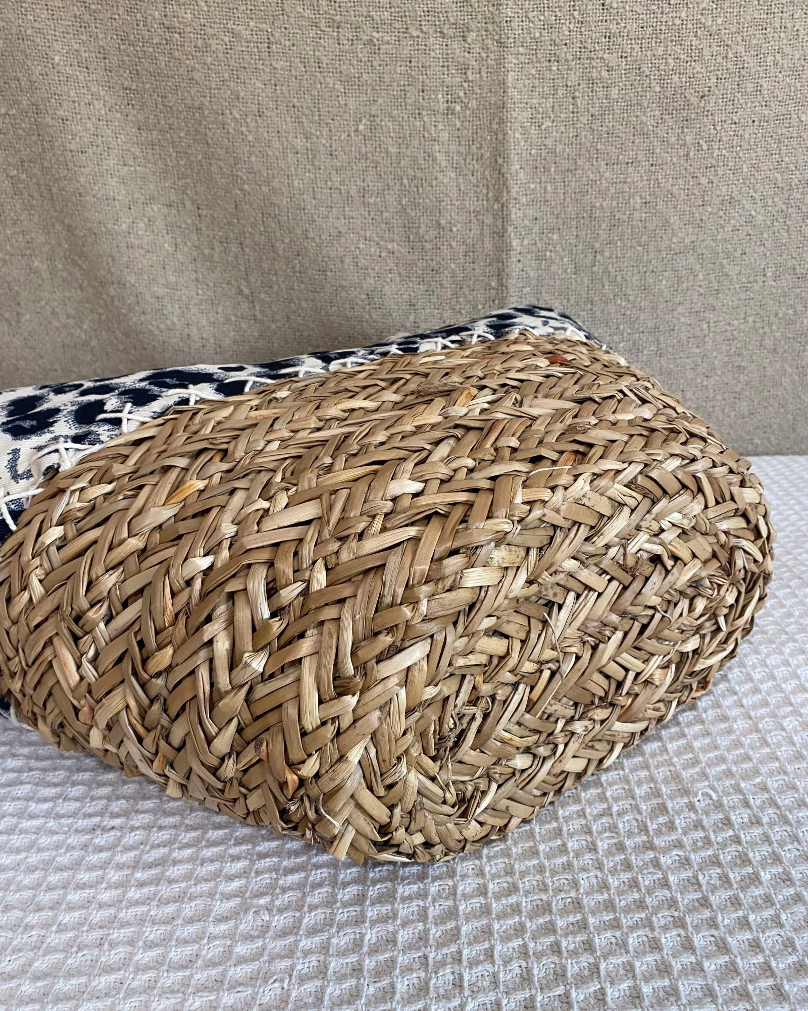 Grote strooien tas met luipaardprint – photo 7